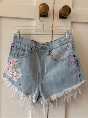 Loveshackfancy x Levi’s Jean Shorts - fits a 25/26 Jean short
